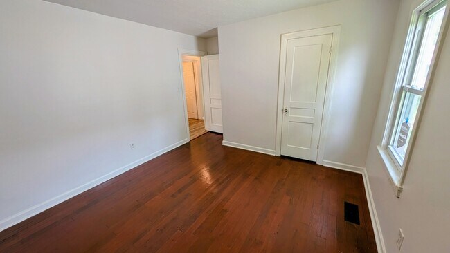 Foto del edificio - 2112 Ratcliffe Ave