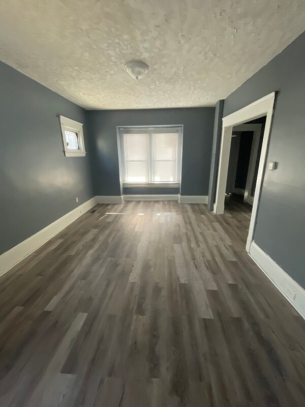 Building Photo - 9419 St Catherine Ave