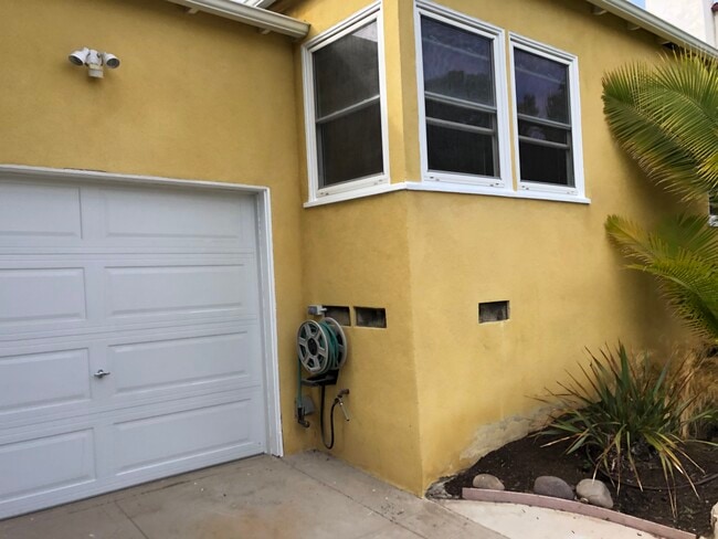 Building Photo - 12621 Woodgreen St