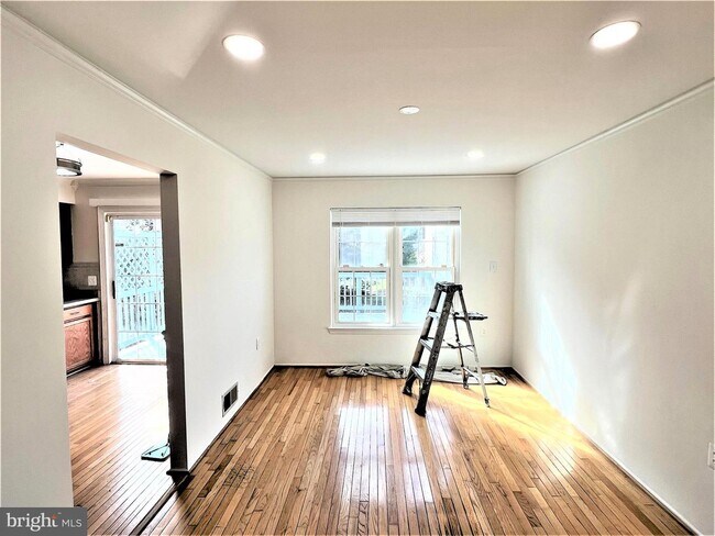 Building Photo - 7 Narrowleaf Ct
