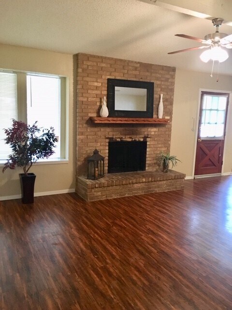 Foto del edificio - Located in the heart of Lancaster! 3/2/2 Bellaire Terrace
