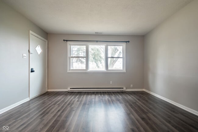 Building Photo - 4305 E 550 S