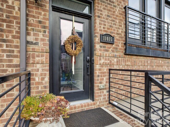 Foto del edificio - 11015 Stetler St