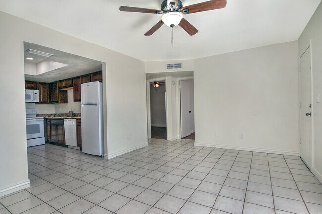 Living room - 18034 N 41st St