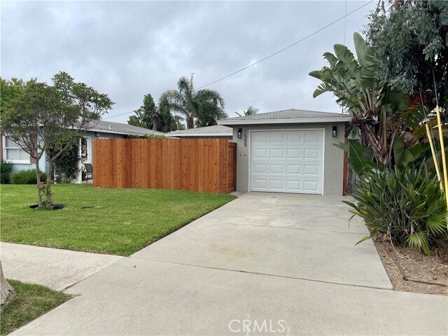 Foto principal - 1555 Santa Ana Ave