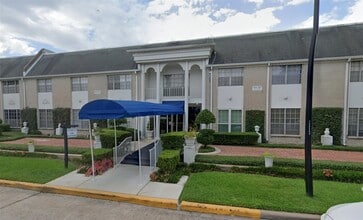 Building Photo - 2700 Bellefontaine