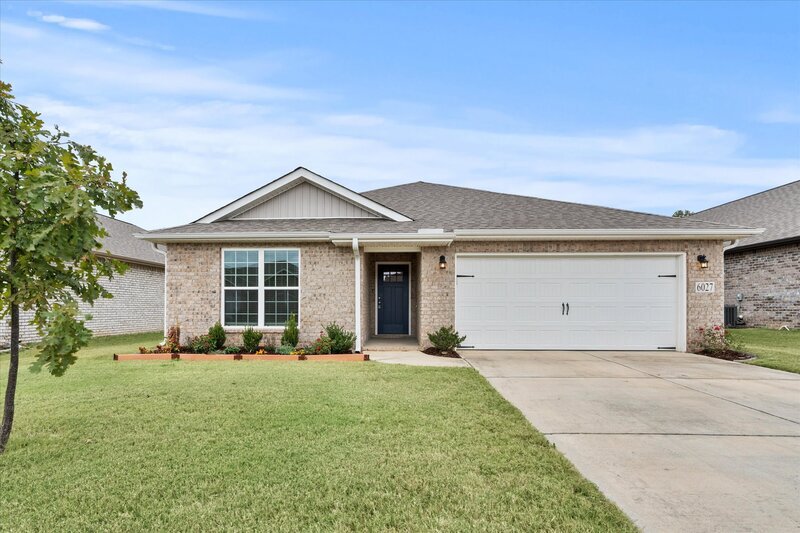 Foto principal - 6027 Thorntons Way Cir NW