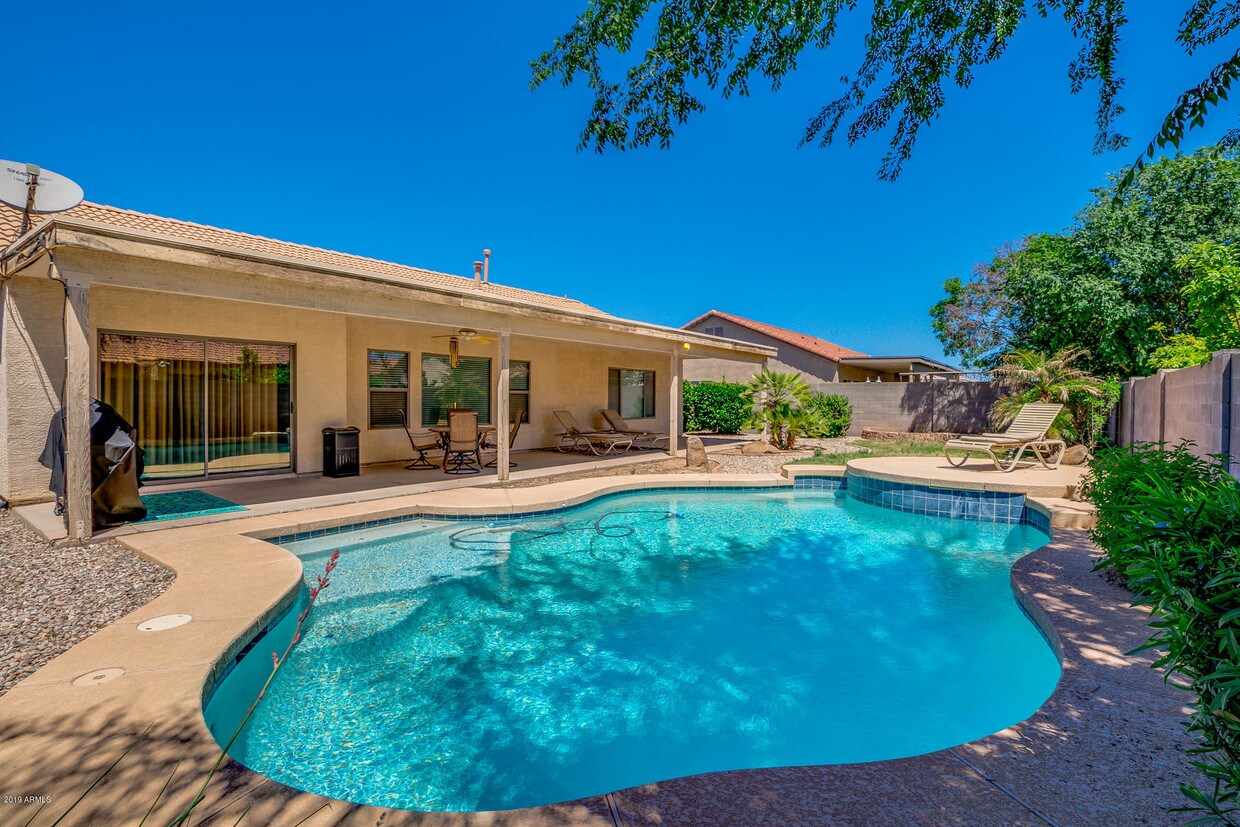 Foto principal - 3681 E Camden Ave