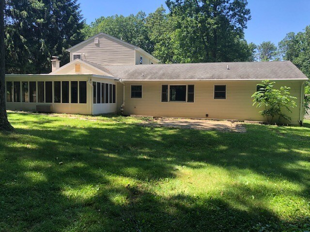 Building Photo - 1940 Shady Ln