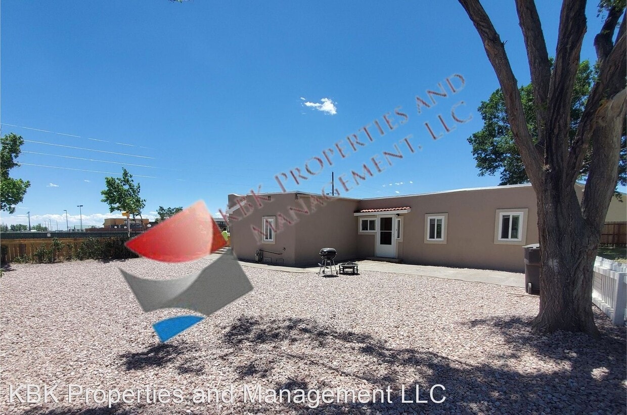 Foto principal - 3 br, 2 bath House - 1705 W. 8th Street