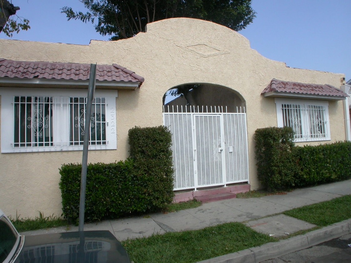 Foto del edificio - The Locust Avenue Apartments