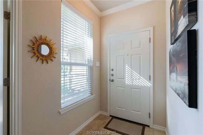 Foto del edificio - 3805 Silverthorne Lane