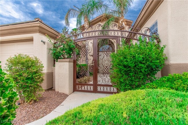 Foto del edificio - 6313 W Crestfield Ave