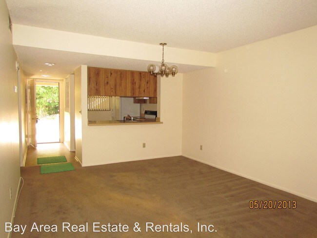 Building Photo - 4961 Puritan Cir