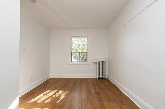 Building Photo - 145 Arlington Avenue