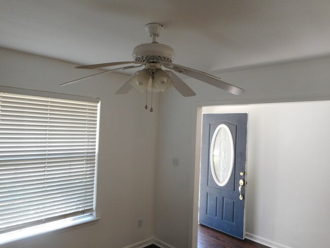 Building Photo - 1280 Cross Creek Cir