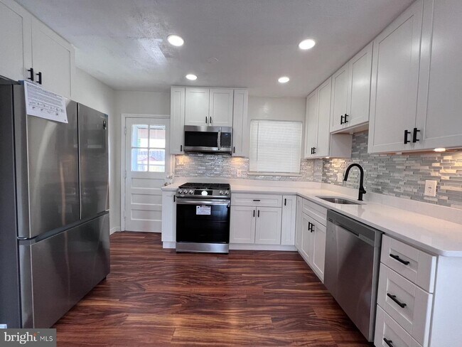 Foto del edificio - 100 Leadbeater St