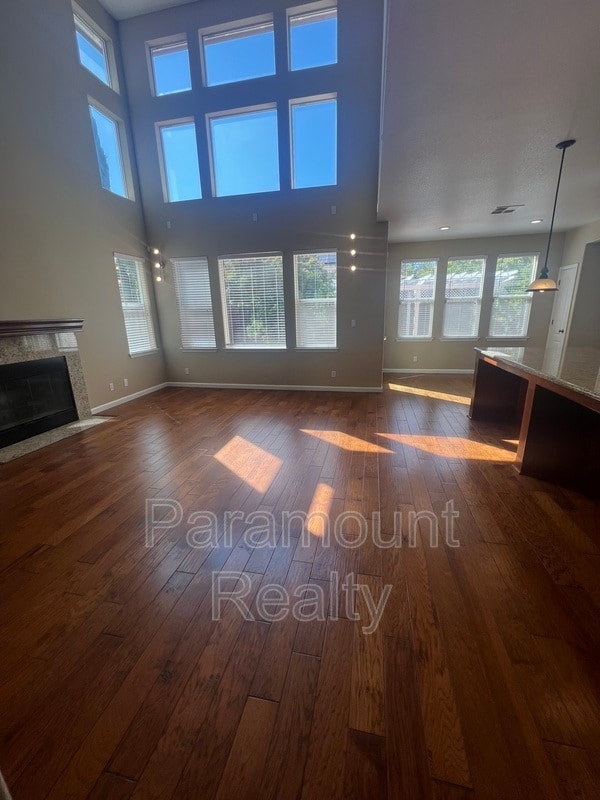Building Photo - 612 Carrington Ct