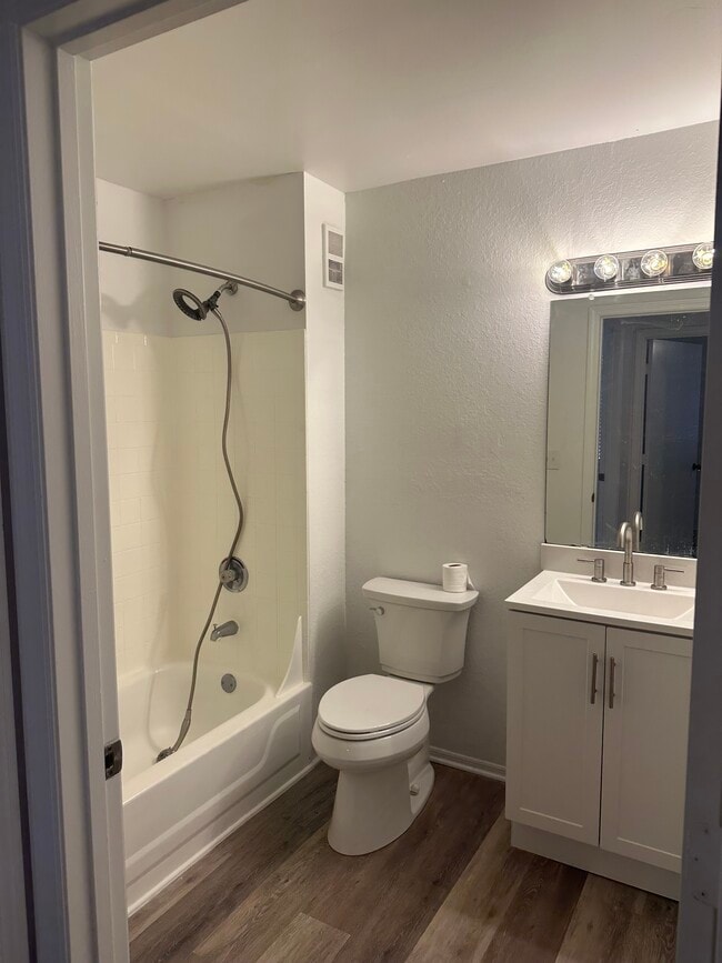 Foto del edificio - 3705 SW 27th St