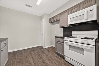 Building Photo - 7407 Cortes Dr