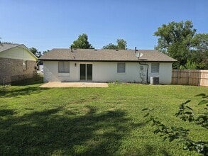Building Photo - 4116 SE 45th Terrace