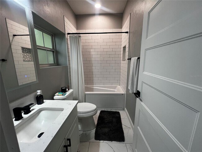 Building Photo - 250 SW 145th Dr
