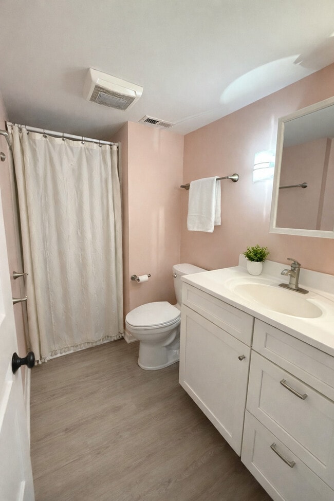 Foto del edificio - 816 Fargo Blvd