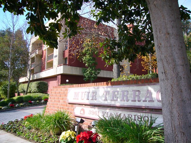 Building Photo - 3961 Via Marisol