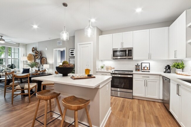 Building Photo - Bainbridge Mission Pointe