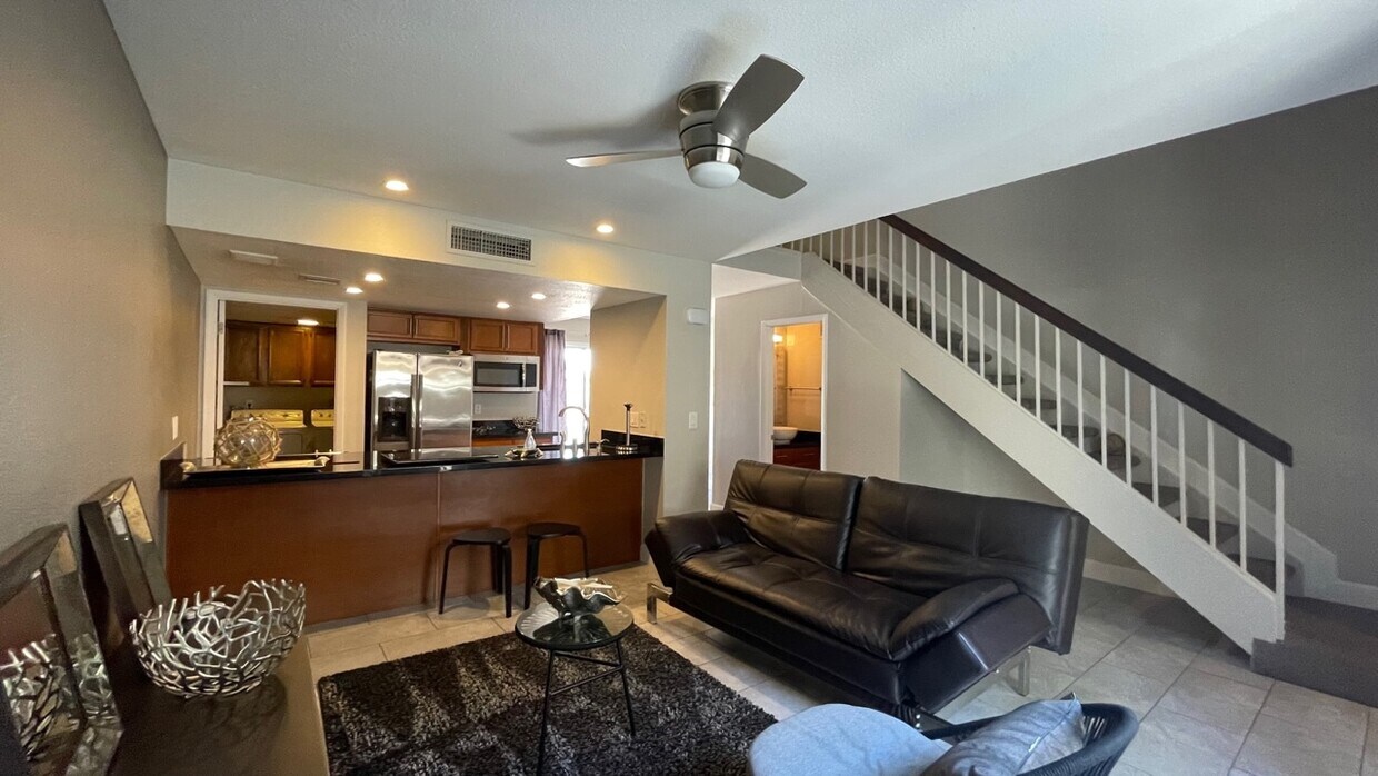 Primary Photo - 7120 E Wilshire Dr