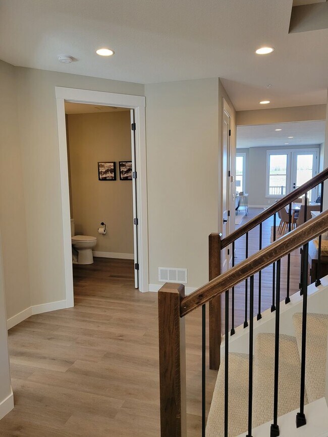 Building Photo - Executive Luxury Rentals