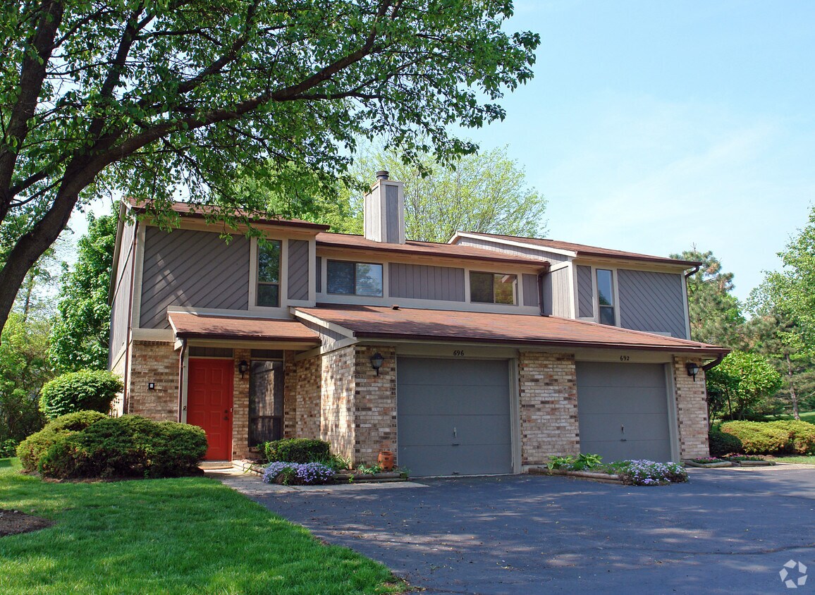 Building Photo - 692 Hidden Valley Ct