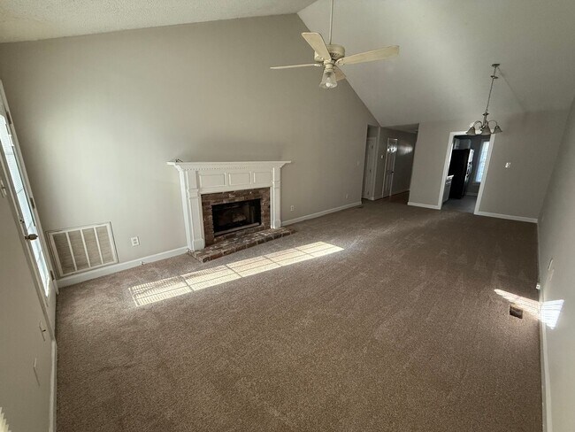 Foto del edificio - 925 S Hornbeam Dr