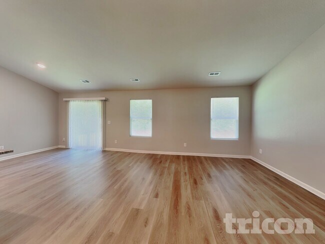 Building Photo - 145 Bounding Ln