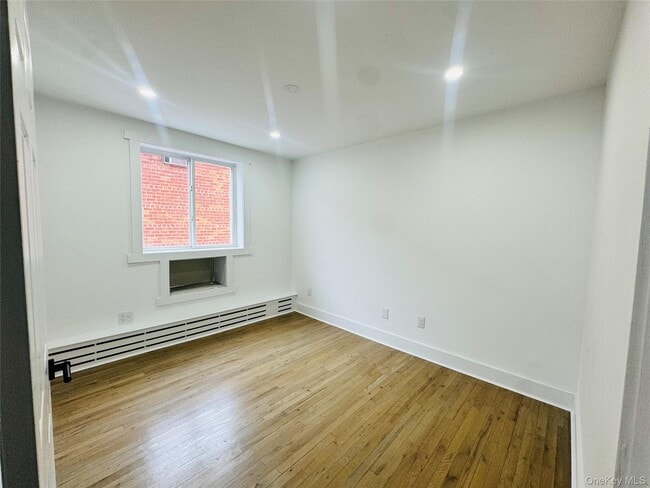 Foto del edificio - 94-41-94113 113th St