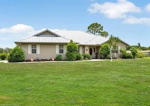 Building Photo - 7120 Coral Ridge Rd