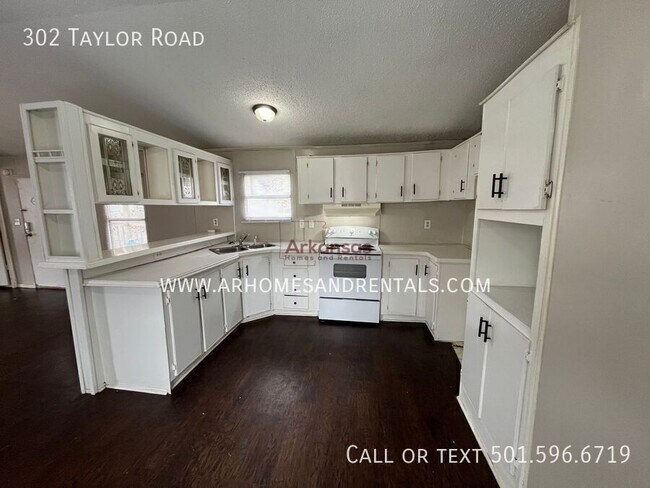 Building Photo - 302 Taylor Rd