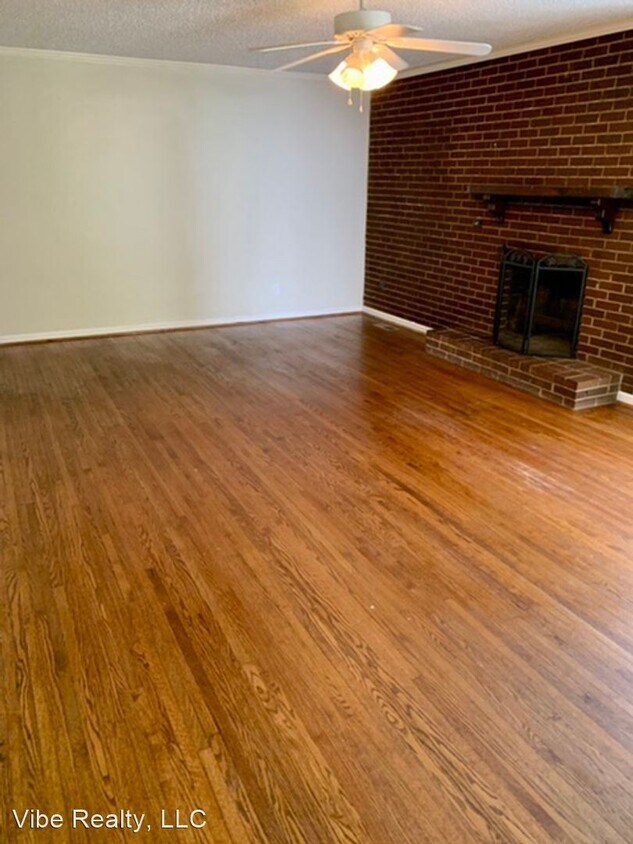 Primary Photo - 3 br, 1 bath House - 126 Dellway Dr
