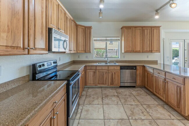Building Photo - 17856 W Watson Ln
