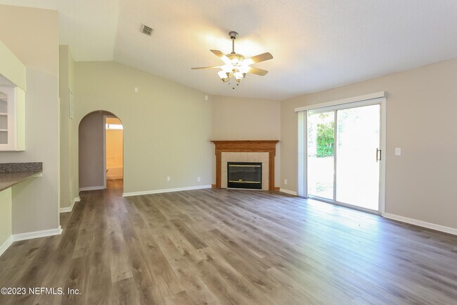 Building Photo - 405 Jax Estates Dr N