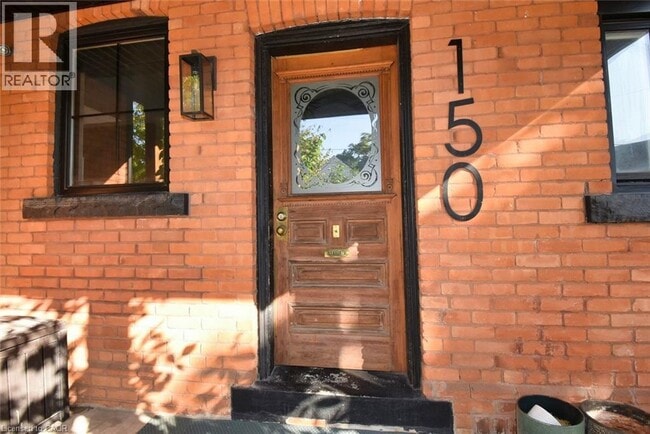 Building Photo - 150 Victoria Ave N