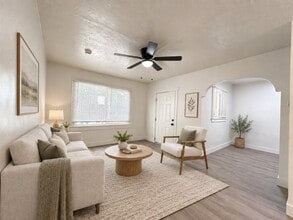 Building Photo - 614 E 600 S