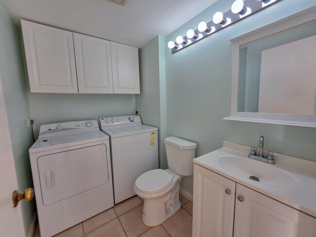 Foto del edificio - 832 Blue Ridge Cir