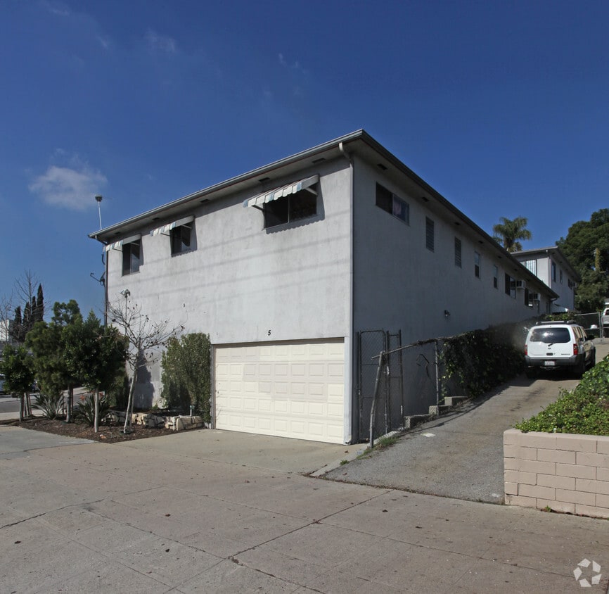 Building Photo - 3806 Avenue 41