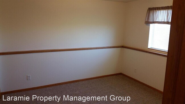 Building Photo - 3 br, 2 bath House - 1404 Thaxton Court Un...