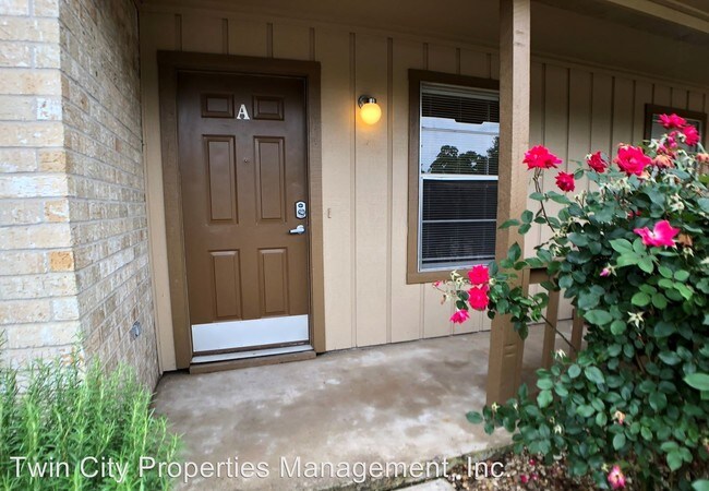 Building Photo - 2428 Pecan Ridge Dr