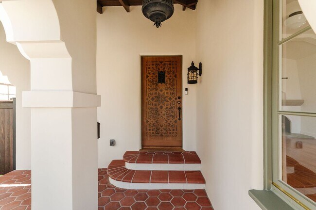 Foto del edificio - 1739 S Ogden Dr