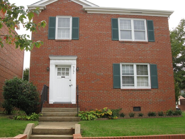 Building Photo - 3131 W Grace St