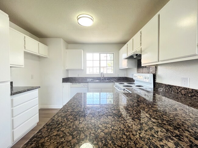 Foto del edificio - 12584 Atwood Ct