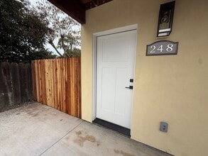 Building Photo - 248 Camellia Way